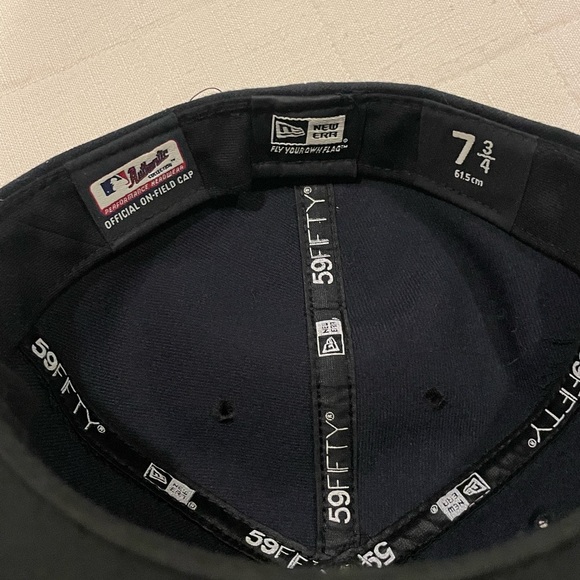 MLB Boston Red Socks SnapBack Cap - Picture 3 of 4